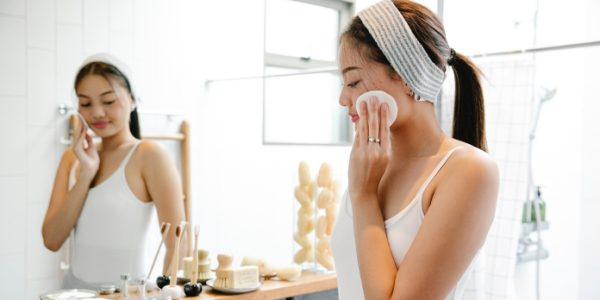 what does facial toner do